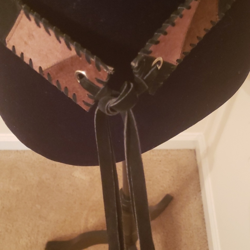 Belt - Picture 3 of 4